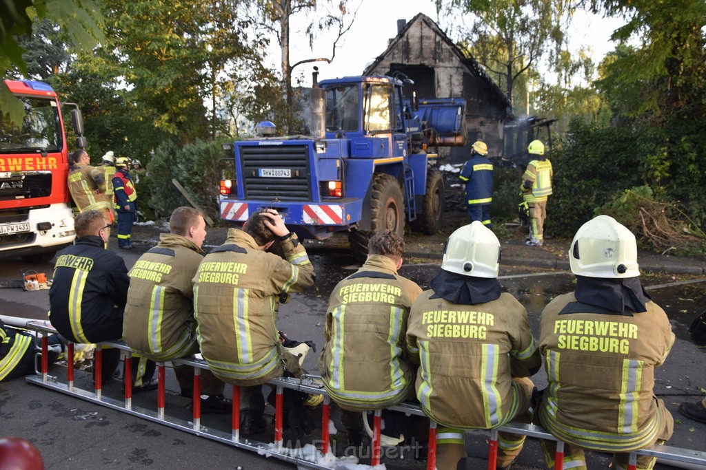 Grossfeuer Einfamilienhaus Siegburg Muehlengrabenstr P0930.JPG - Miklos Laubert